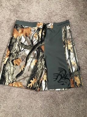 Legendary Whitetails Mens Camo Broad Shorts/Swim Trunks size XL